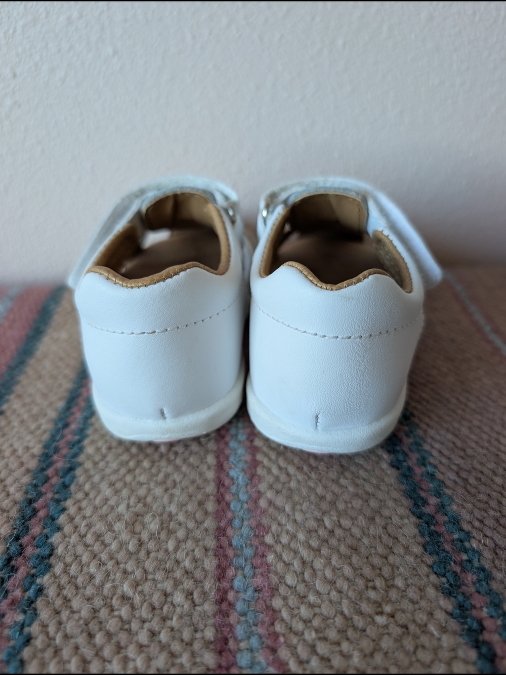 Stride Rite White Leather Toddler Sandals - Picture 4 of 7